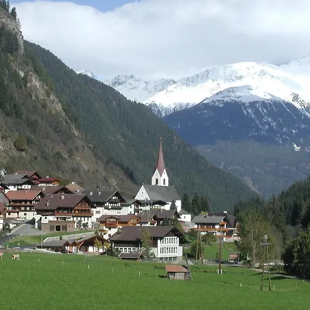 Chalet Rasnerhof Chalet Hopfgarten in Defereggen