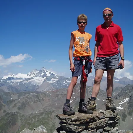 Chalet Rasnerhof Hopfgarten in Defereggen